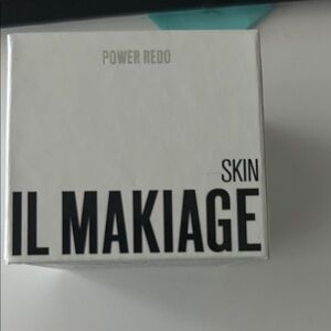 IL MAKIAGE Power Redo Skin anti aging blur and smooth wrinkle filler